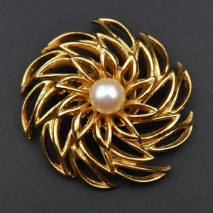 Vintage Pearl circle brooch gold, large lotus brooch, fancy flower lapel pin